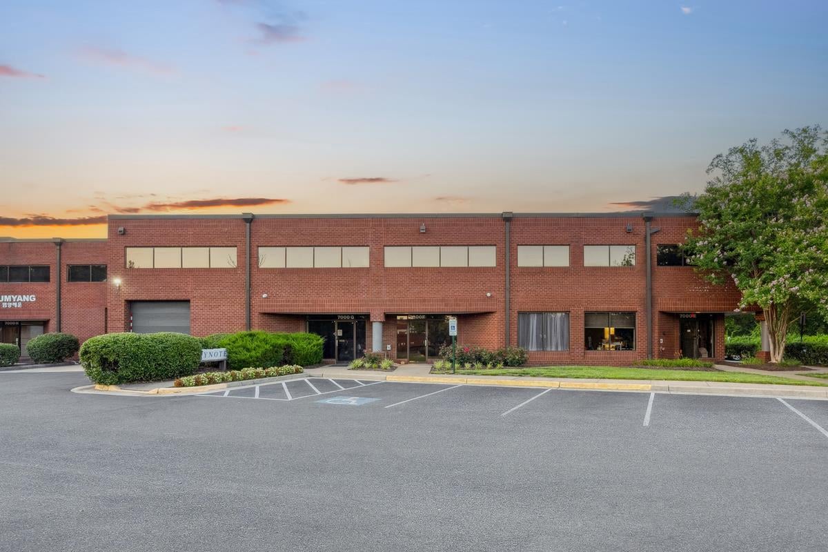 6,805 SF Industrial Space in Lorton, VA Photo